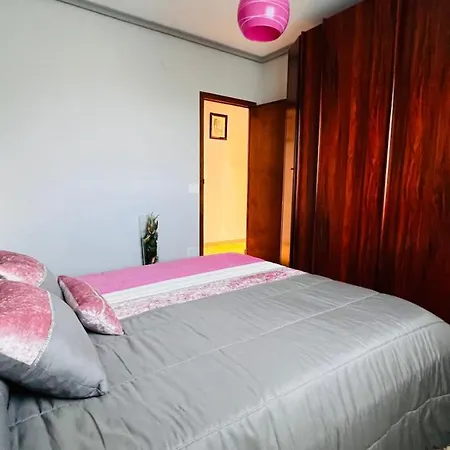 Espaciosa Casa Rural, 3 Rooms, 2bthros, Muy Acogedora.